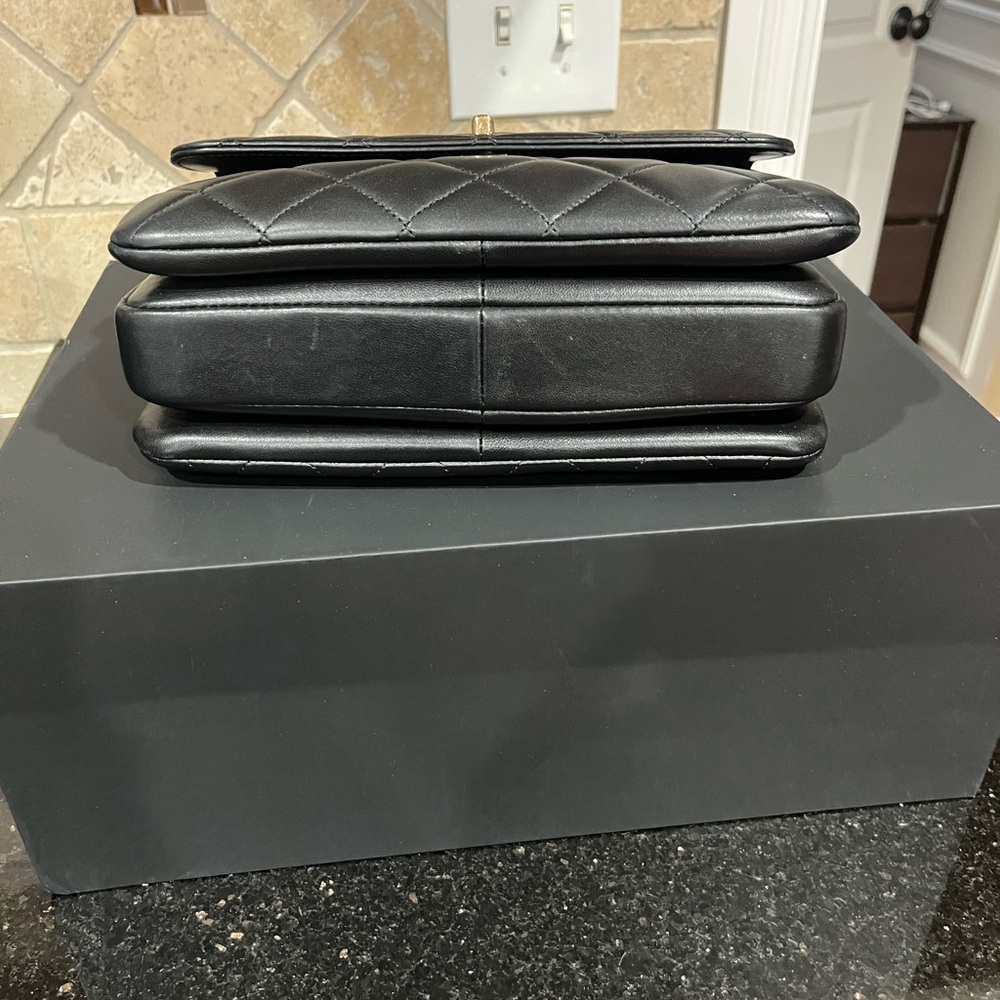 Chanel CC Trendy Medium Bag - Picture 2 of 6